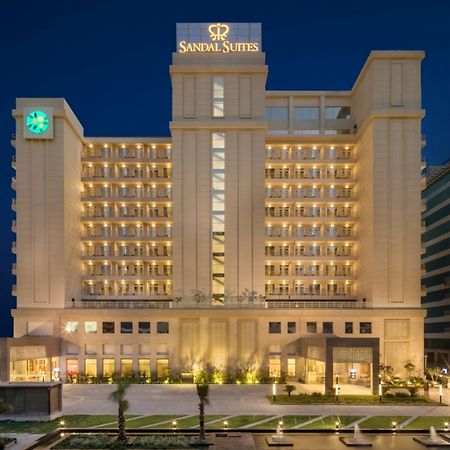 Sandal Suites By Lemon Tree Hotels Noida Buitenkant foto