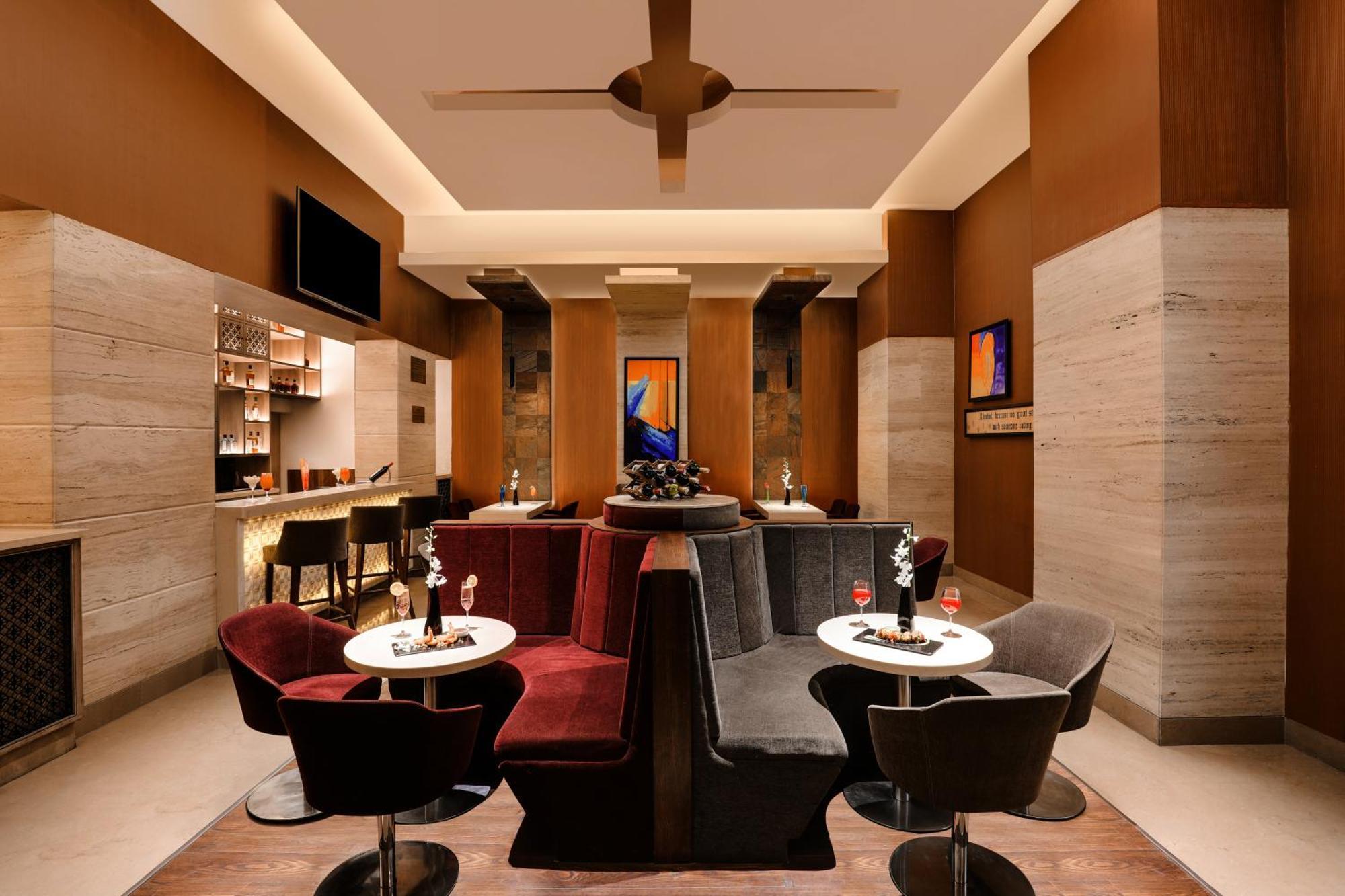 Sandal Suites By Lemon Tree Hotels Noida Buitenkant foto