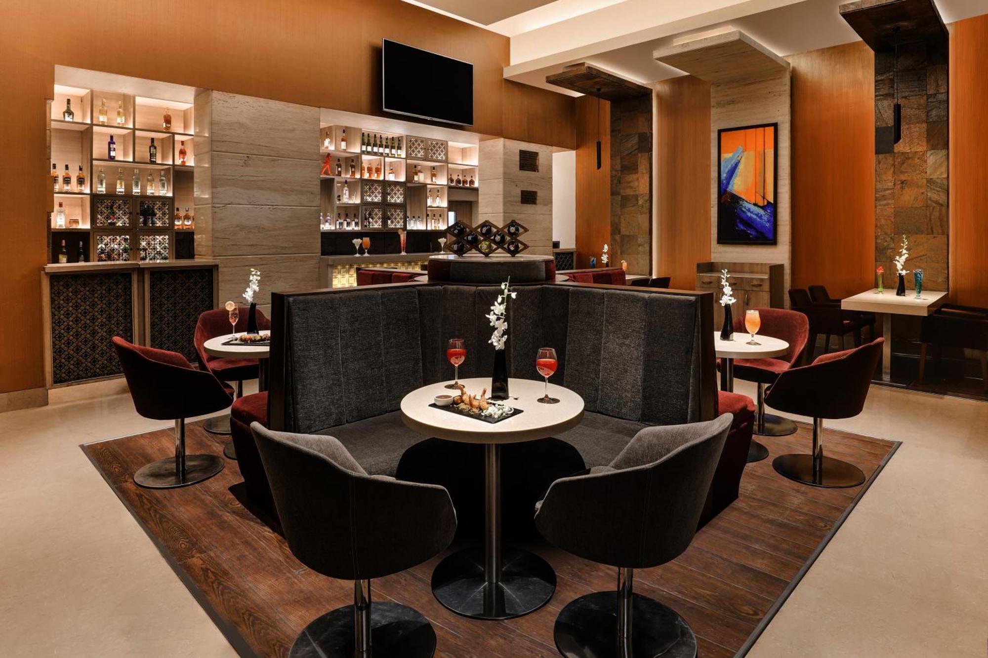 Sandal Suites By Lemon Tree Hotels Noida Buitenkant foto