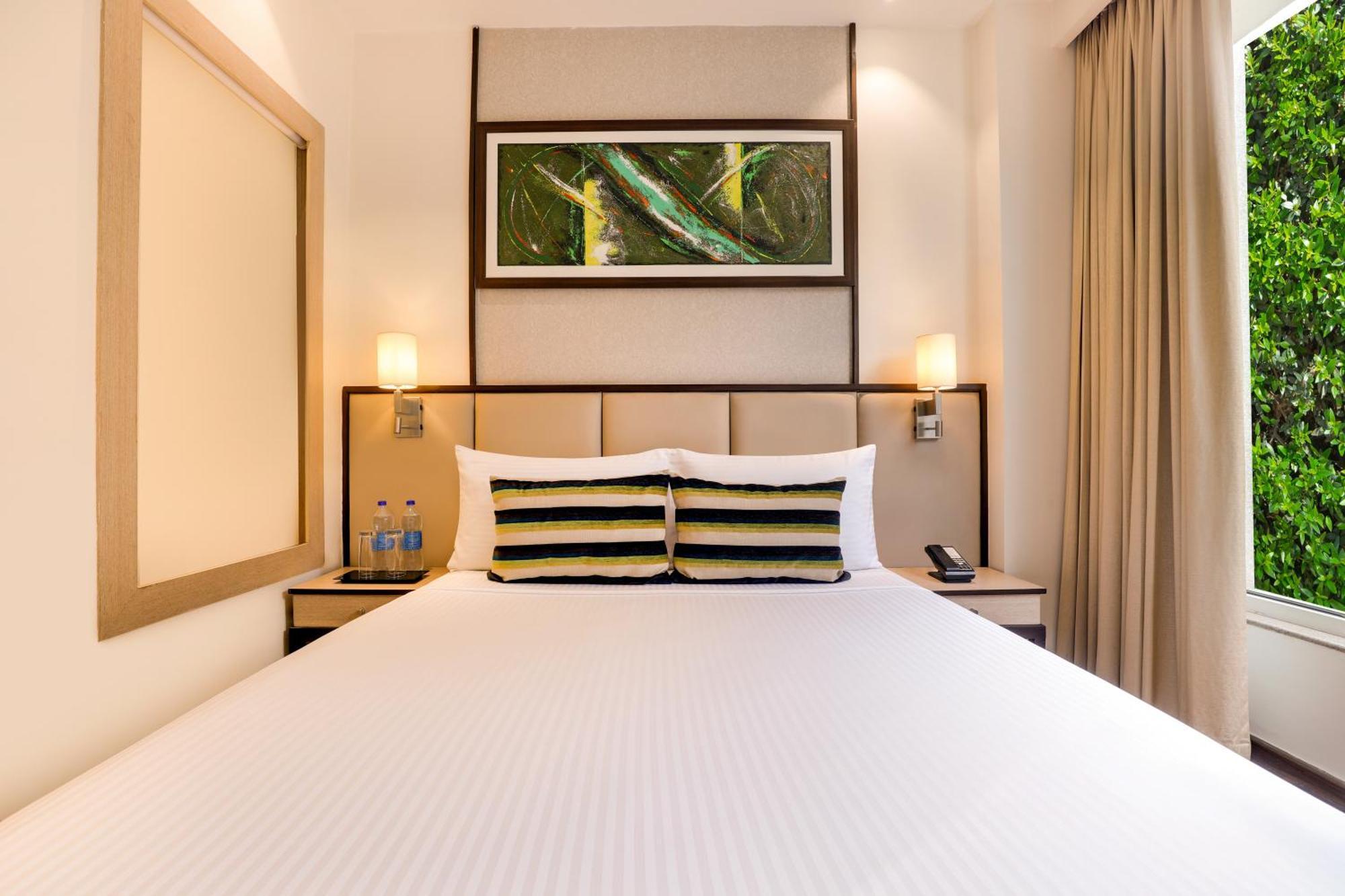 Sandal Suites By Lemon Tree Hotels Noida Buitenkant foto
