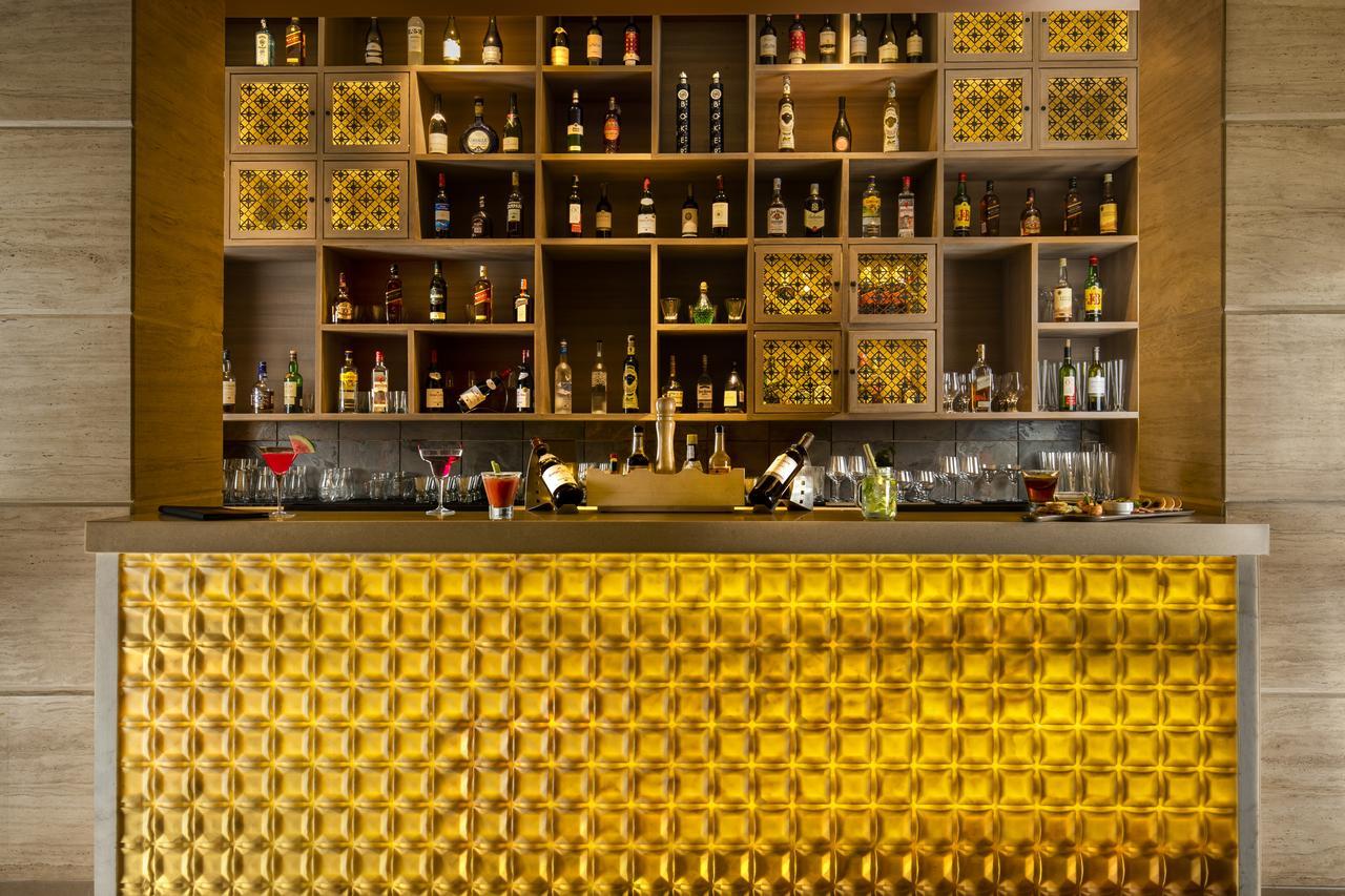 Sandal Suites By Lemon Tree Hotels Noida Buitenkant foto