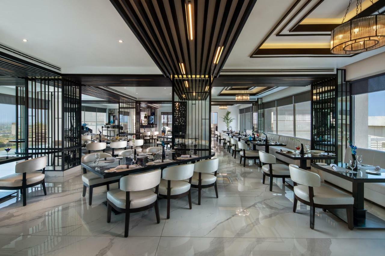 Sandal Suites By Lemon Tree Hotels Noida Buitenkant foto
