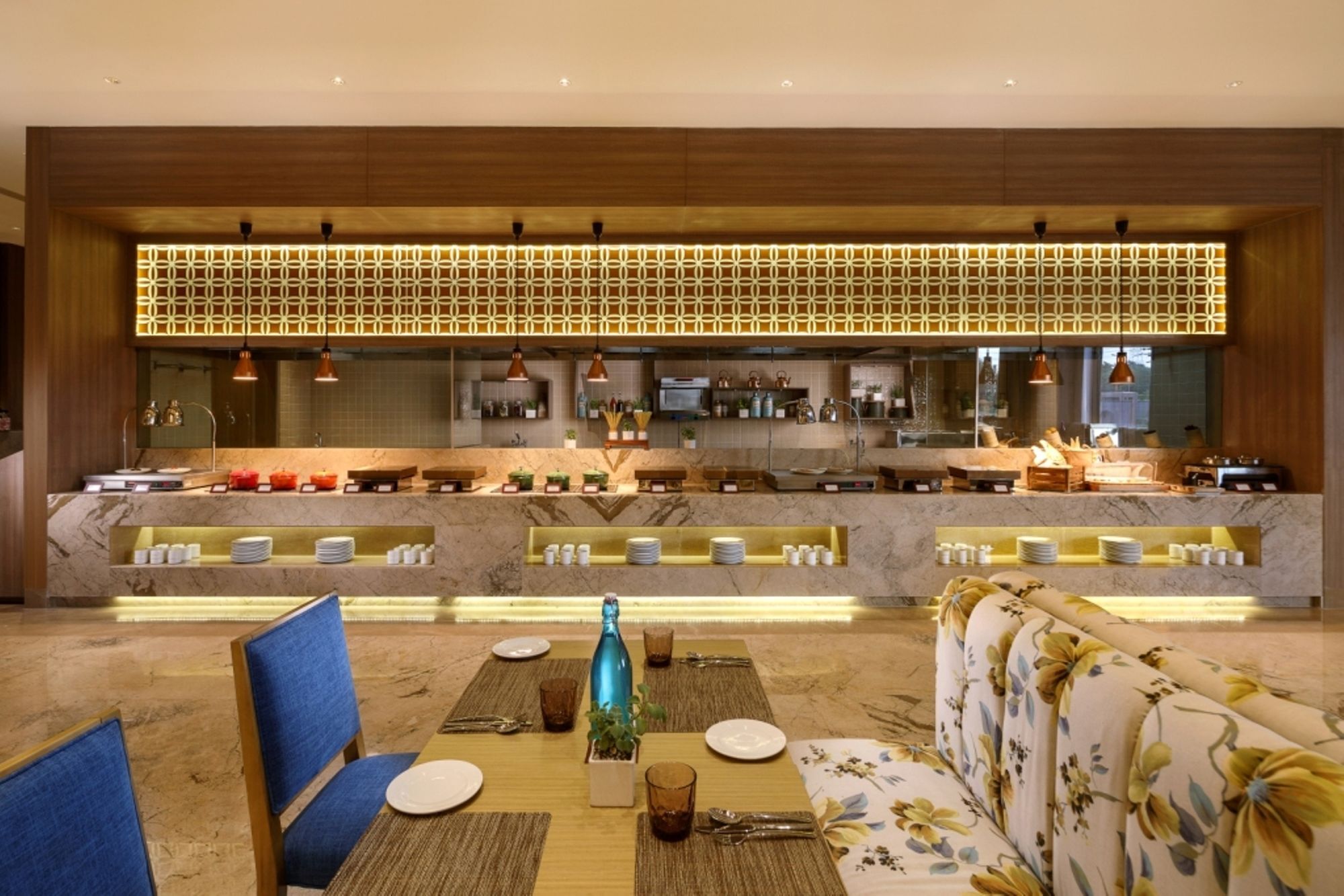 Sandal Suites By Lemon Tree Hotels Noida Buitenkant foto