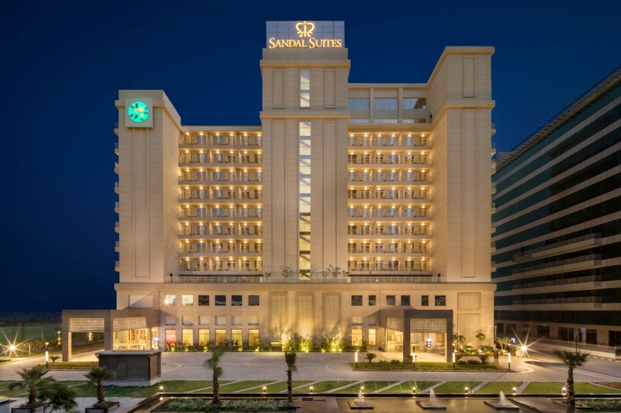 Sandal Suites By Lemon Tree Hotels Noida Buitenkant foto