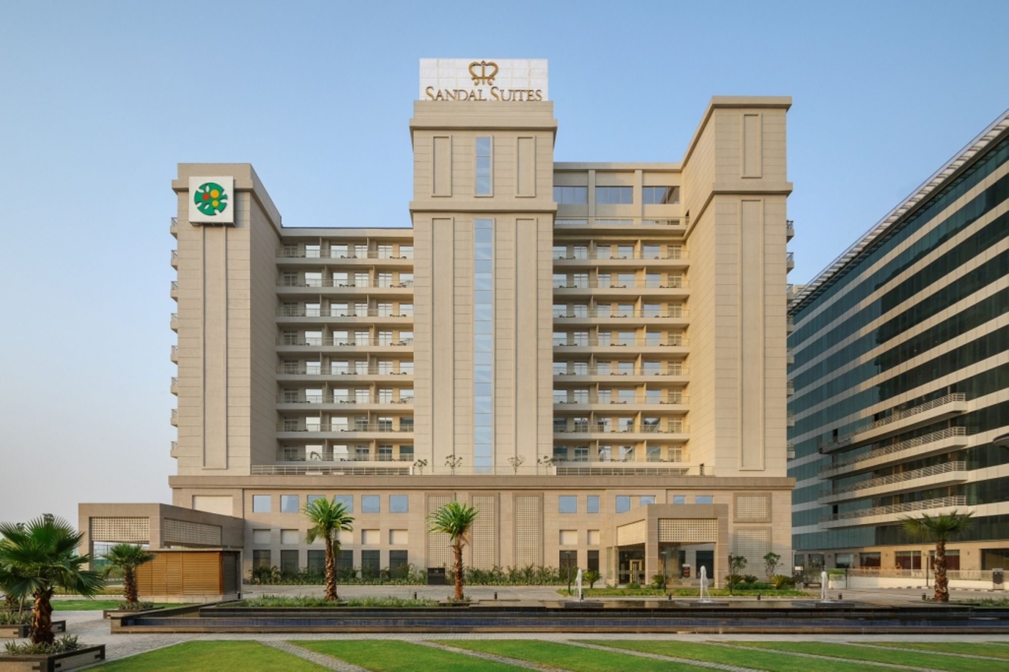 Sandal Suites By Lemon Tree Hotels Noida Buitenkant foto