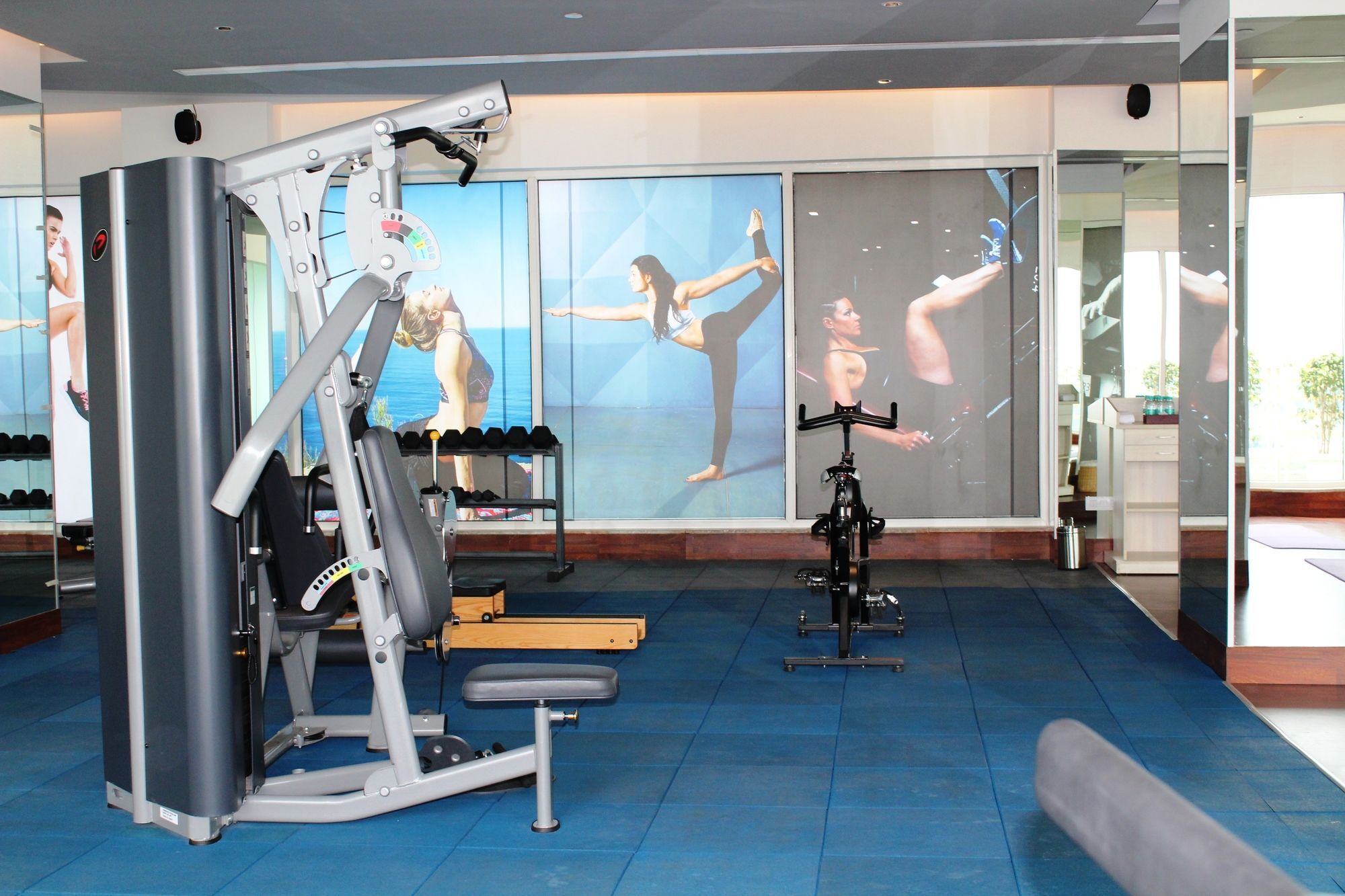 Sandal Suites By Lemon Tree Hotels Noida Buitenkant foto